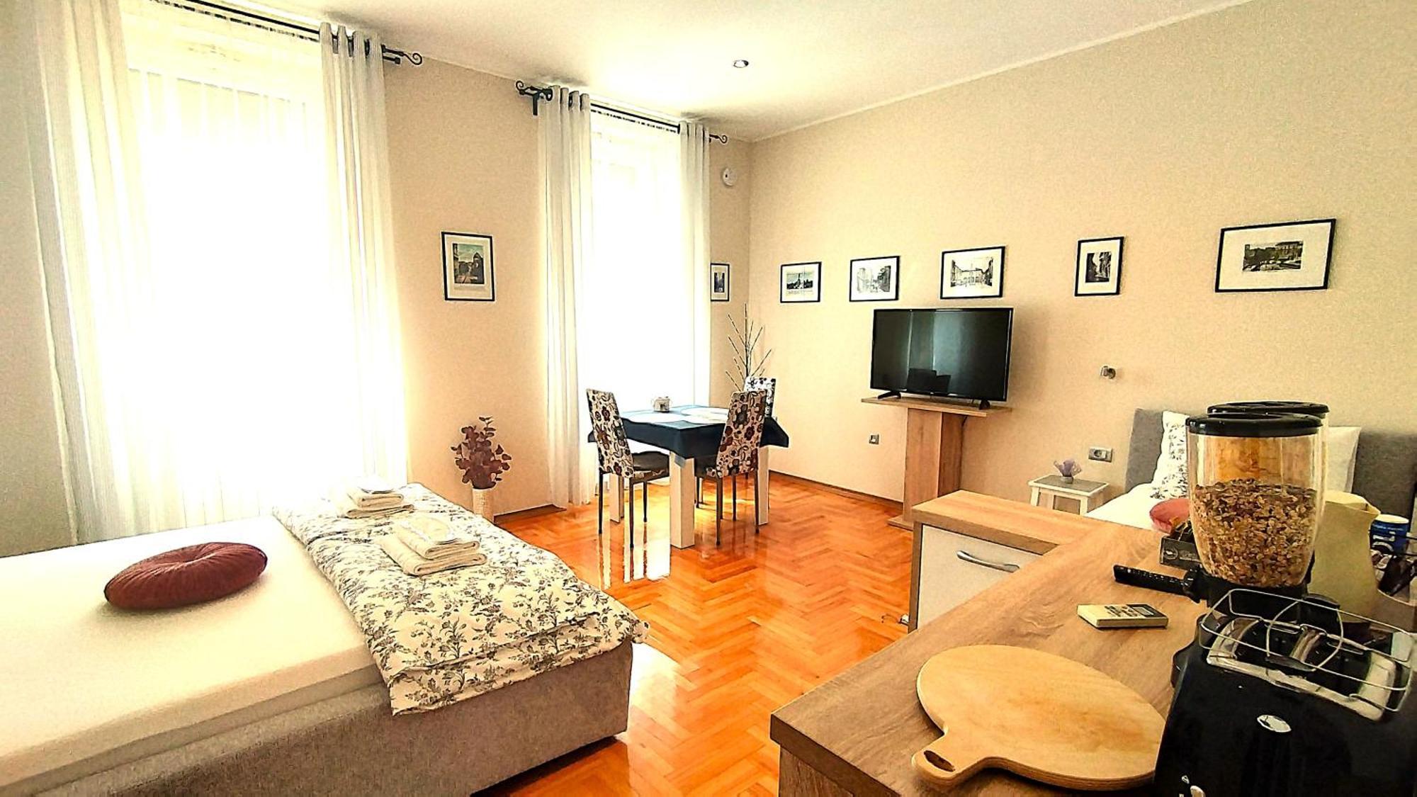 Lavender - City Room With Free Parking